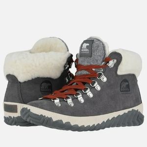 SOLD      Sorel Out and About Boots